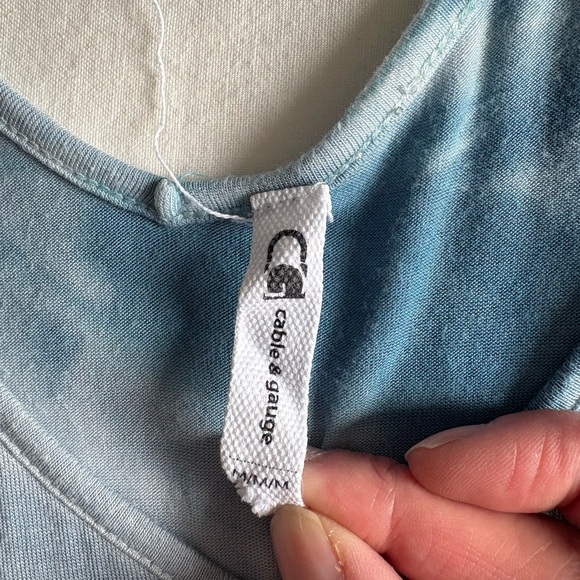 Cable & Gauge Ombre V-Neck Tank Top in Blue, Pink & Mauve - Picture 3 of 3